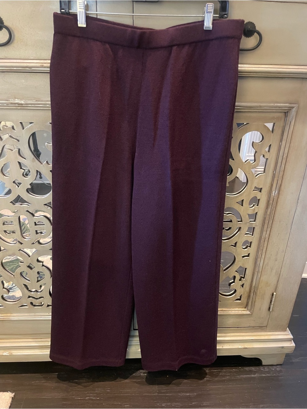 St John Women's Plum pants. Elegant Office & Evening Wear - Picture 3 of 4